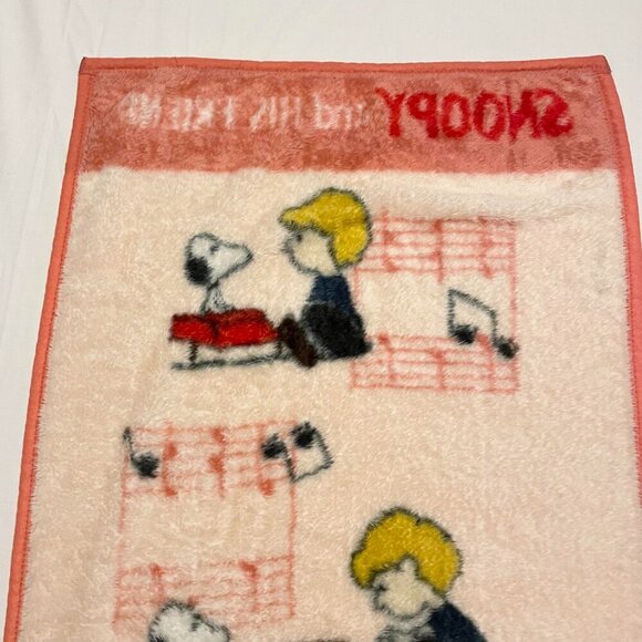 Vintage Snoopy And His Friends Blanket 38 x 27.5 Inch Baby Blanket Flaws - Picture 9 of 16